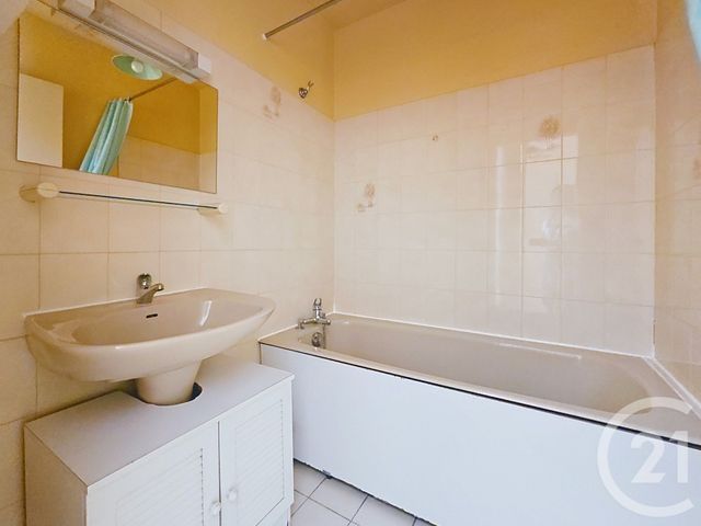 Appartement F1 à vendre - 1 pièce - 34.84 m2 - PROVINS - 77 - ILE-DE-FRANCE - Century 21 Martinot Immobilier