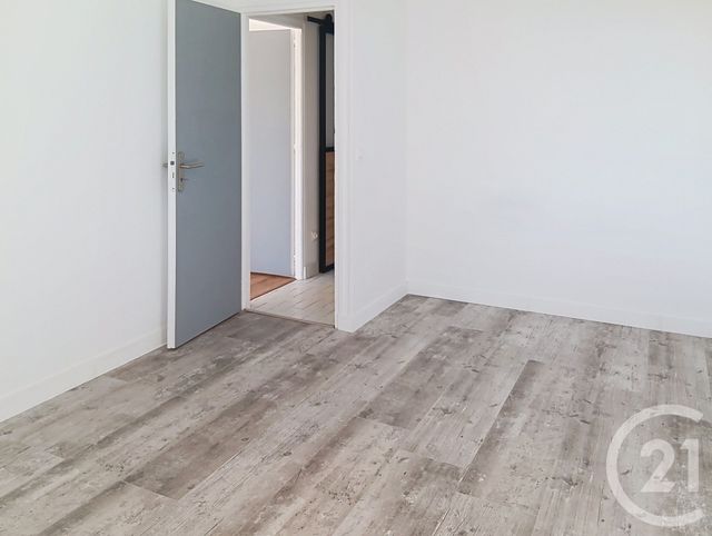 Appartement F3 à louer - 3 pièces - 62.61 m2 - GOUAIX - 77 - ILE-DE-FRANCE - Century 21 Martinot Immobilier