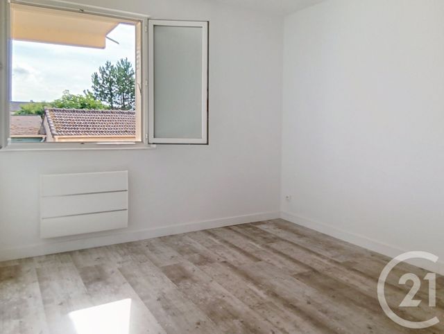 Appartement F3 à louer - 3 pièces - 62.61 m2 - GOUAIX - 77 - ILE-DE-FRANCE - Century 21 Martinot Immobilier