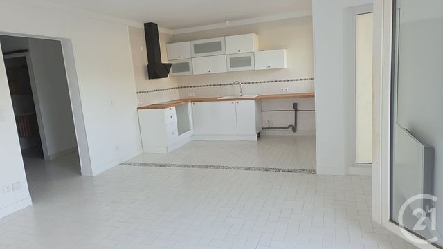 Appartement F3 à louer - 3 pièces - 62.61 m2 - GOUAIX - 77 - ILE-DE-FRANCE - Century 21 Martinot Immobilier