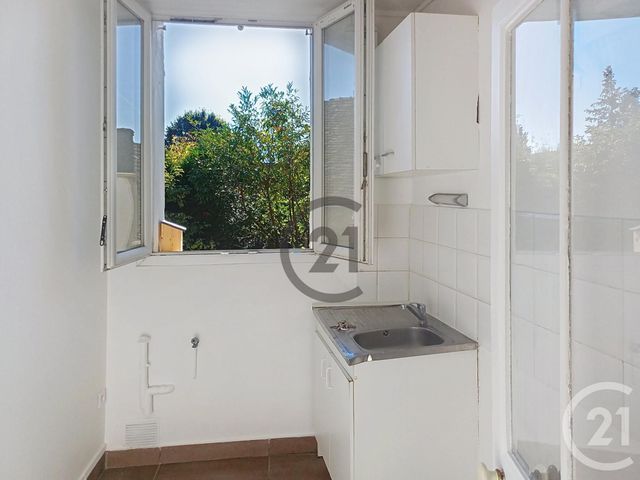 Appartement F1 à louer - 1 pièce - 24.5 m2 - PROVINS - 77 - ILE-DE-FRANCE - Century 21 Martinot Immobilier
