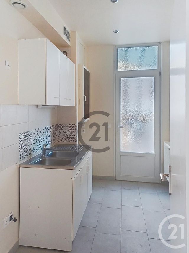 Appartement F4 à louer - 4 pièces - 76.77 m2 - PROVINS - 77 - ILE-DE-FRANCE - Century 21 Martinot Immobilier
