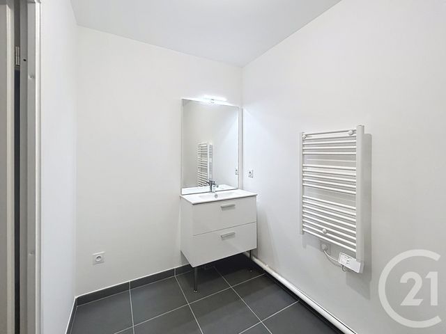 Appartement T2 à vendre - 2 pièces - 40.19 m2 - PROVINS - 77 - ILE-DE-FRANCE - Century 21 Martinot Immobilier